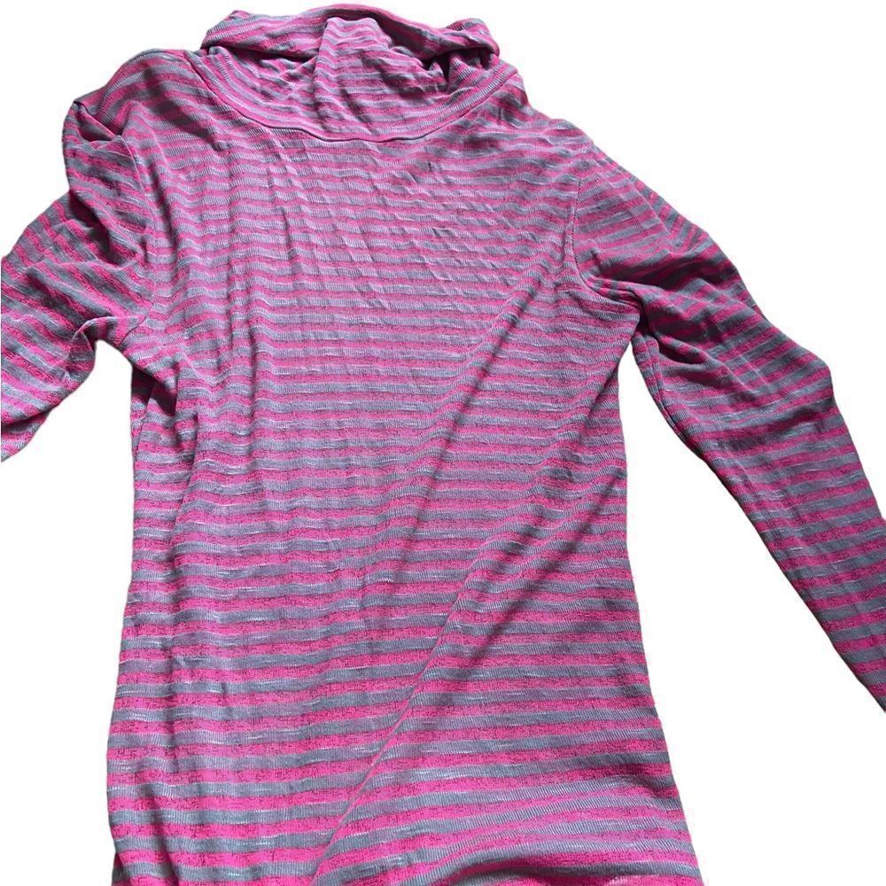 Grand size large thin pink and grey turtleneck lpeefect condition size large